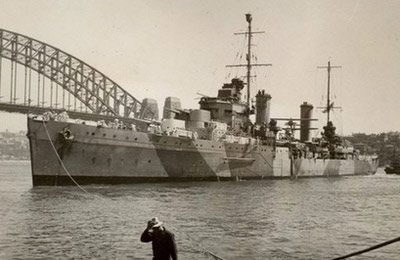 Tàu HMAS Sydney tại cầu cảng Sydney sau khi từ Địa Trung Hải trở về năm 1940. Ảnh: