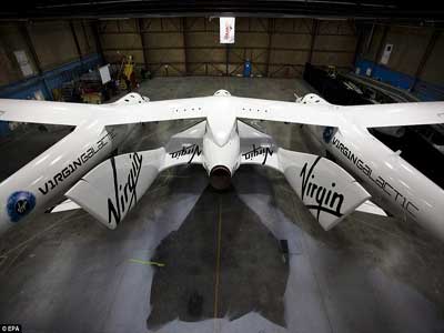 Du lich vu tru voi tau SpaceShipTwo.